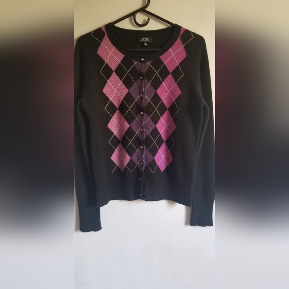 Women's Apt.9 100% cashmere cardigan SzM black with purple argyle pattern - Picture 10 of 16